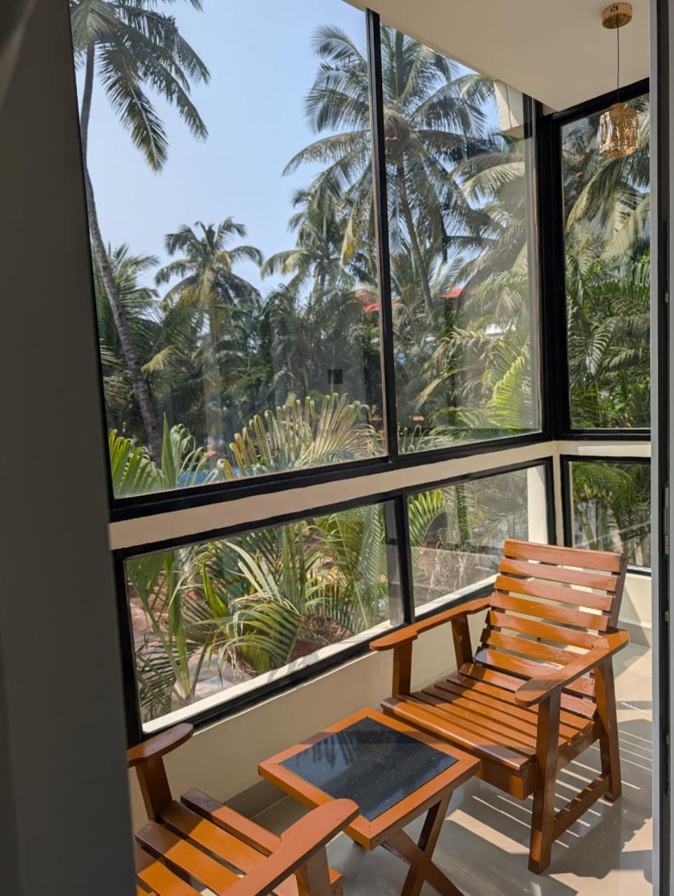 Shaan Coco Palms Beach Resort Morjim Exterior photo