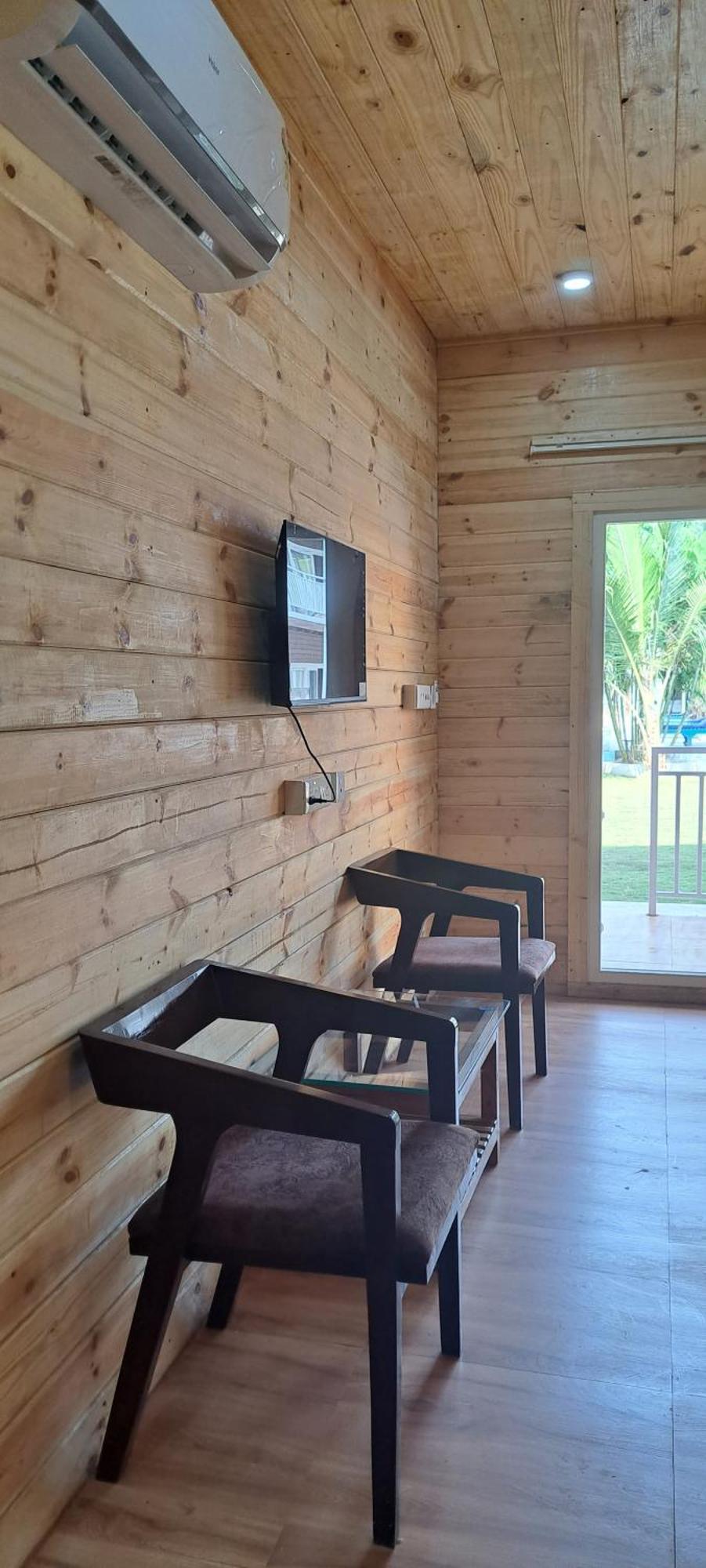 Shaan Coco Palms Beach Resort Morjim Exterior photo