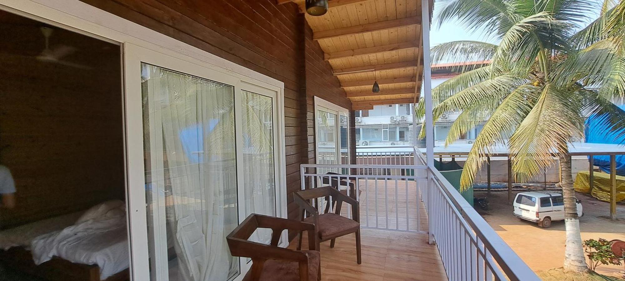 Shaan Coco Palms Beach Resort Morjim Exterior photo