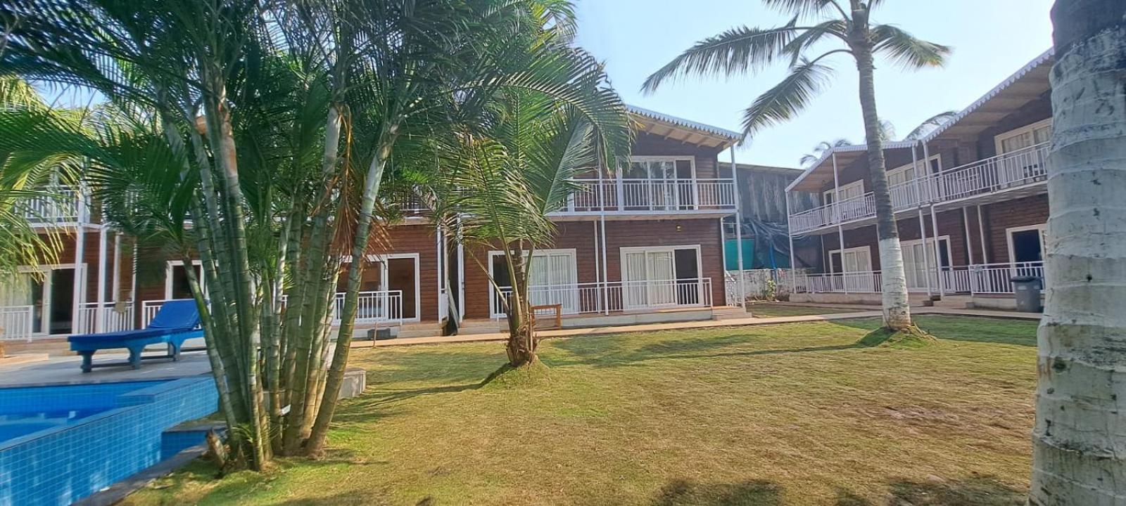 Shaan Coco Palms Beach Resort Morjim Exterior photo
