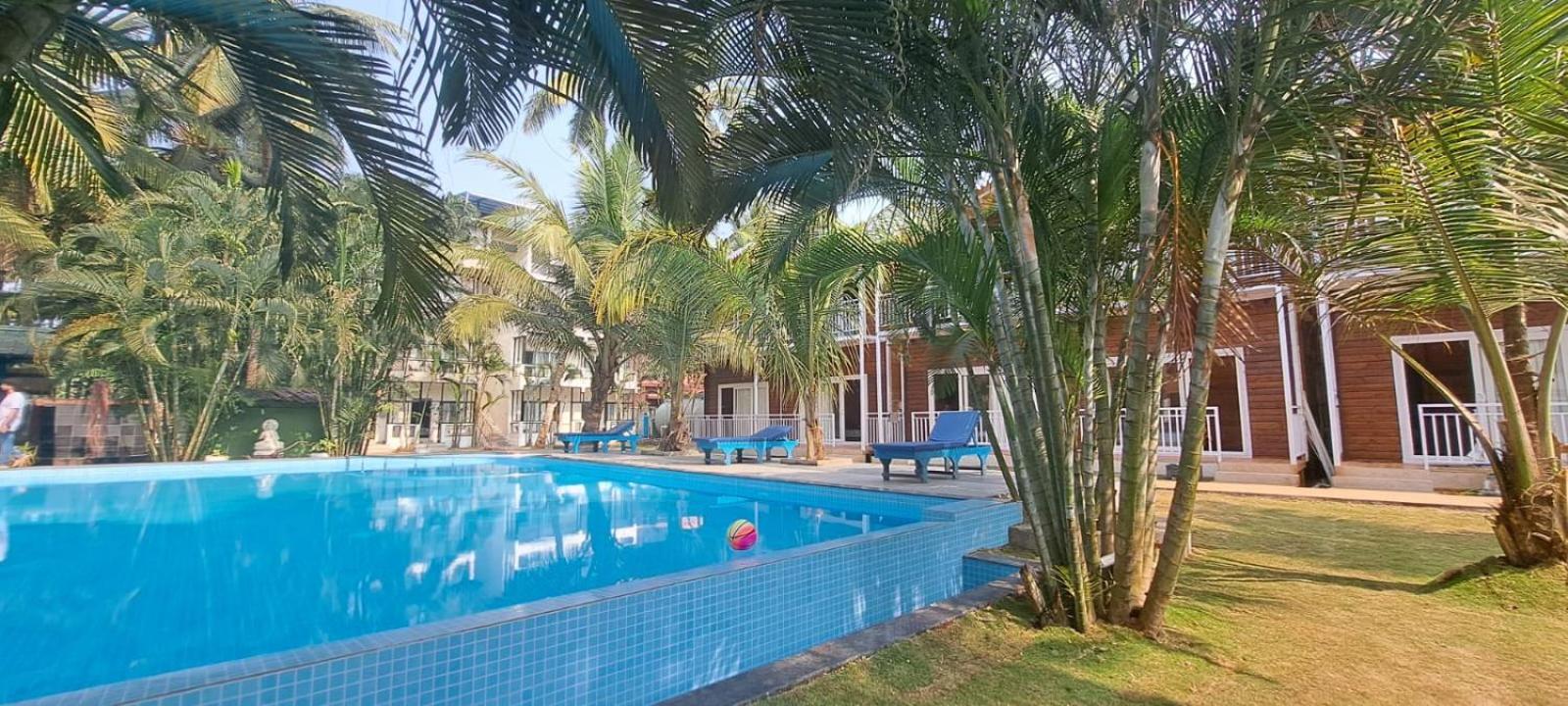 Shaan Coco Palms Beach Resort Morjim Exterior photo